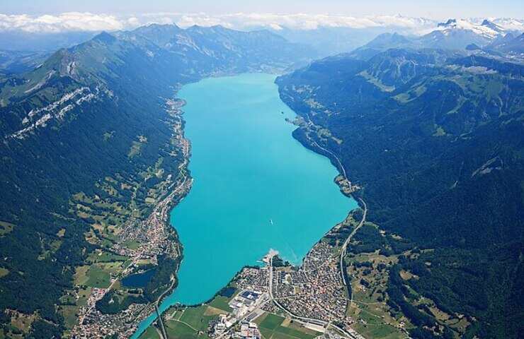 lago di Brienz di giorno