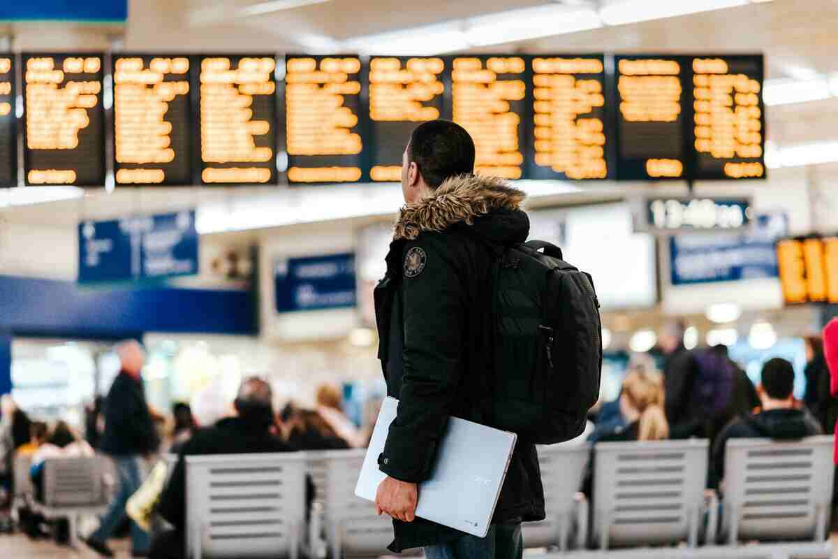 Bagaglio a mano in aereo: ecco le nuove regole da rispettare